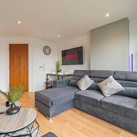 Appartement Highrise Sleeps 8 *