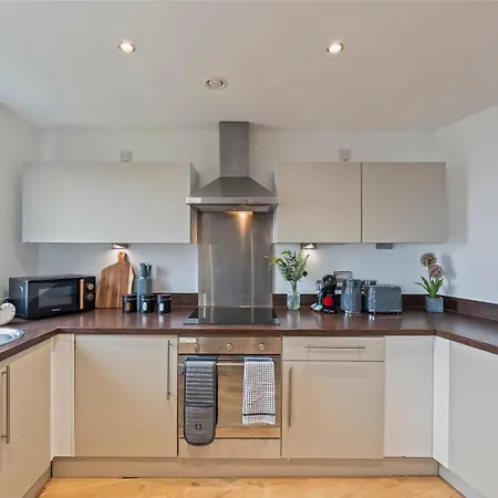 Appartement Highrise Sleeps 8 *