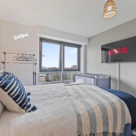 Highrise Sleeps 8