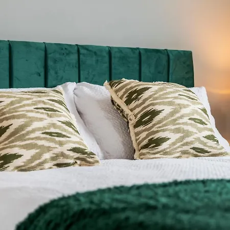 Appartement Highrise Sleeps 8 *