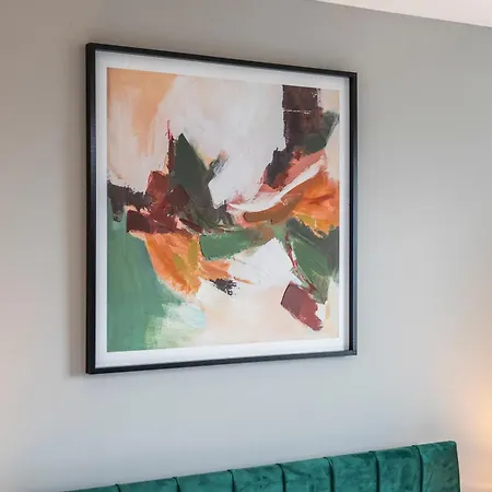 Appartement Highrise Sleeps 8 *