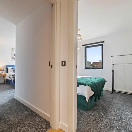 Apartamento Highrise Sleeps 8 *